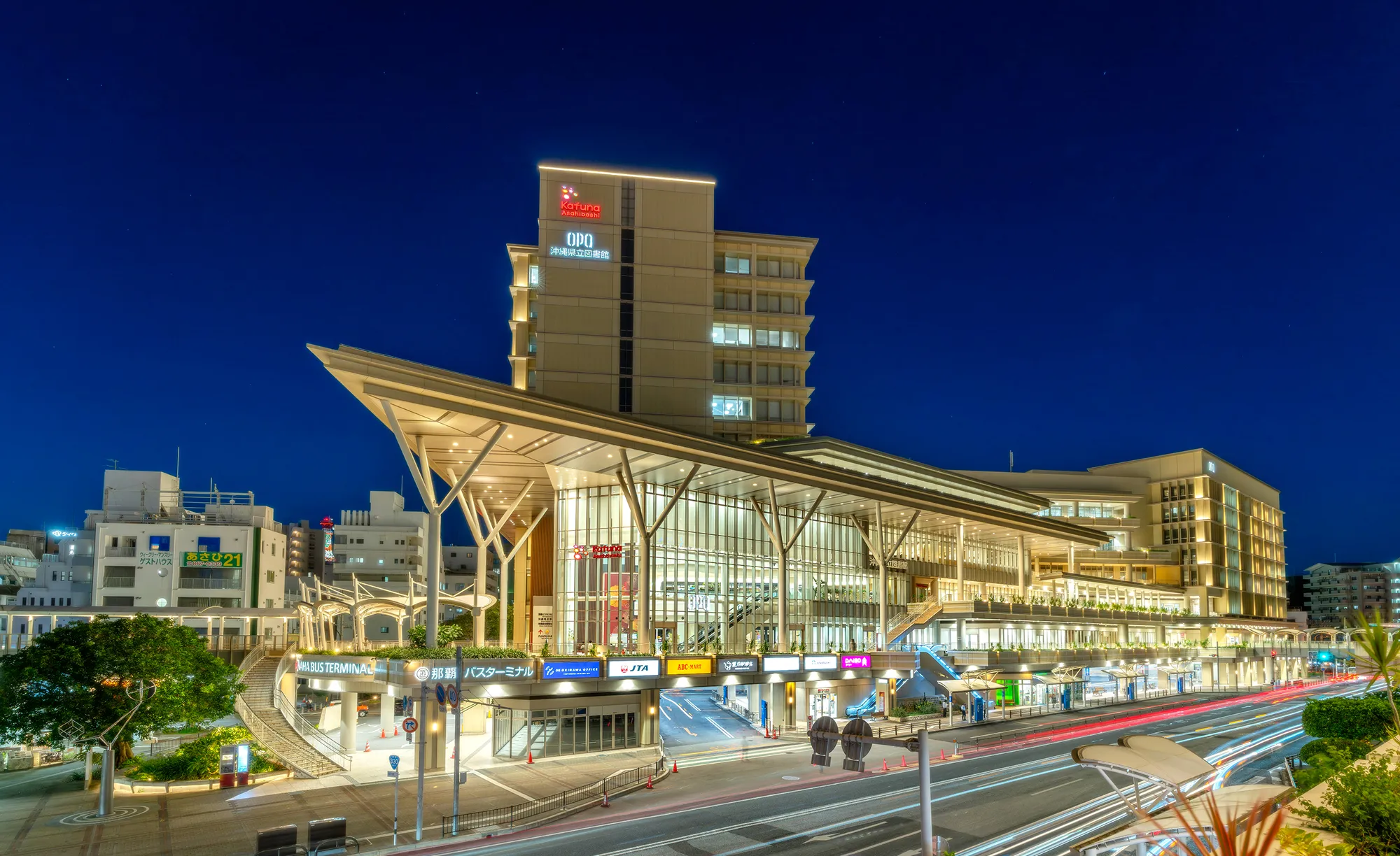 那覇オーパ ワイズエステムコート旭橋駅ザ・ウェスト