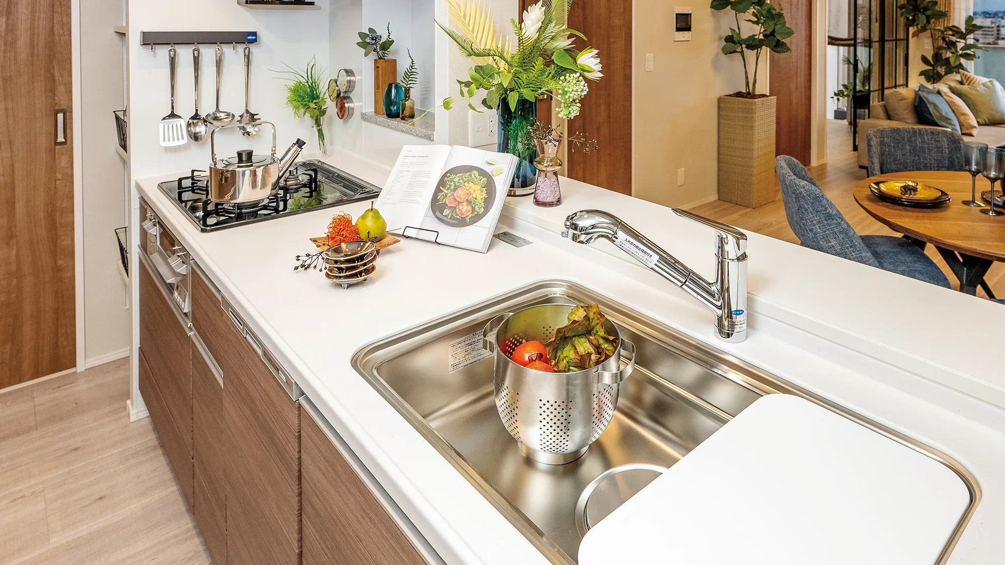 キッチン　ワイズエステムコート The Okinawa 県庁前