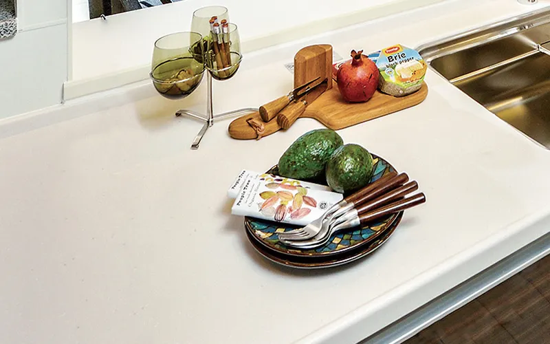 人造大理石ワークトップ　ワイズエステムコート The Okinawa 県庁前