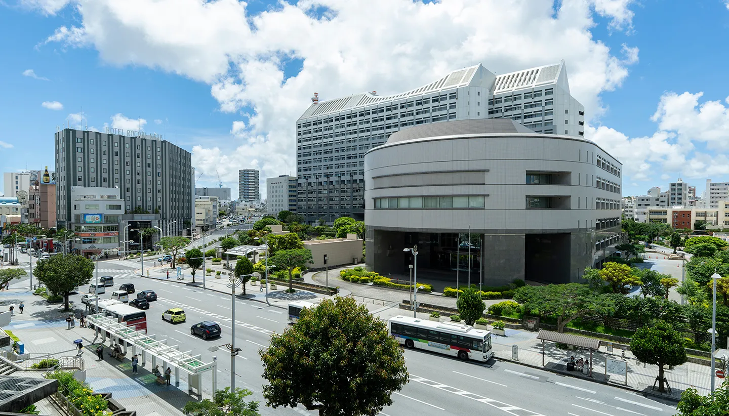 那覇オーパ ワイズエステムコート The Okinawa 県庁前