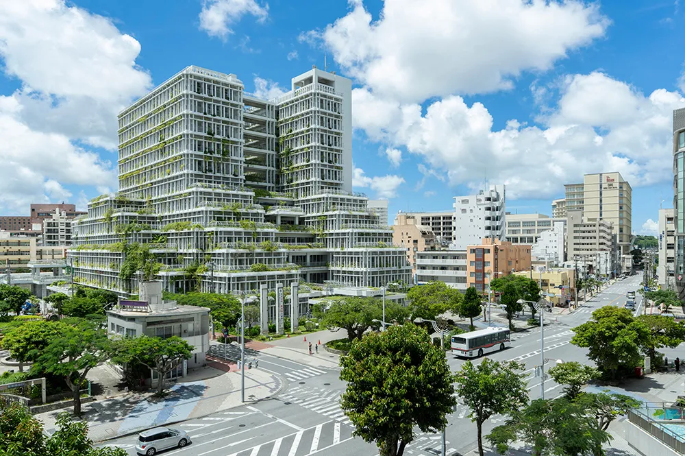 那覇市役所 ワイズエステムコート The Okinawa 県庁前