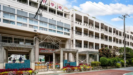 市立 那覇中学校 ワイズエステムコート那覇泊 BASE